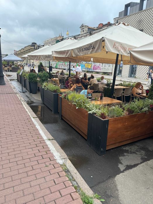 Продам парасольку для кафе, бару, дачи! Або вуличної торгівлі! 3 шт!