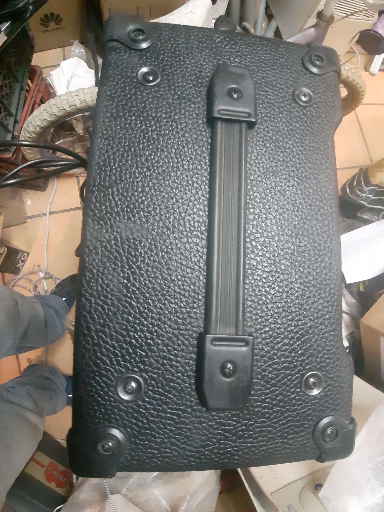 Amplificador de guitarra 27 W