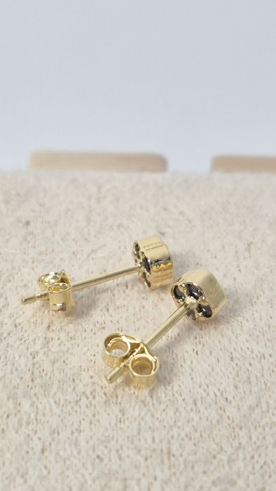 Nowe złote kolczyki wkręty mini koniczynki czarne p. 585