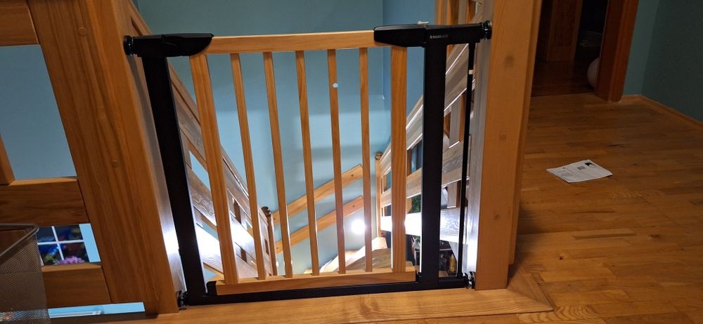 Bramka barierka ZABEZPIECZAJĄCA OCHRONNA do drzwi schodów 75-89cm