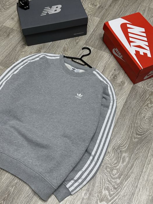 Свитшот adidas originals на лампасах