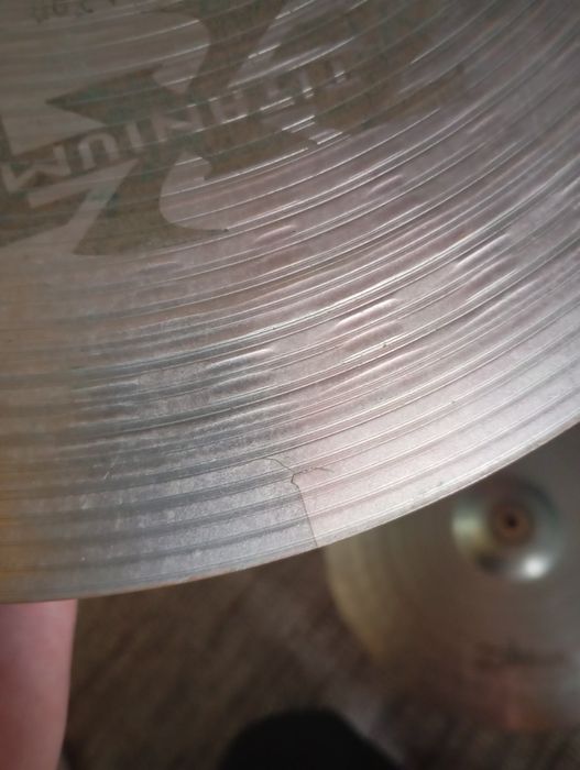 Vendo varios pratos de bateria