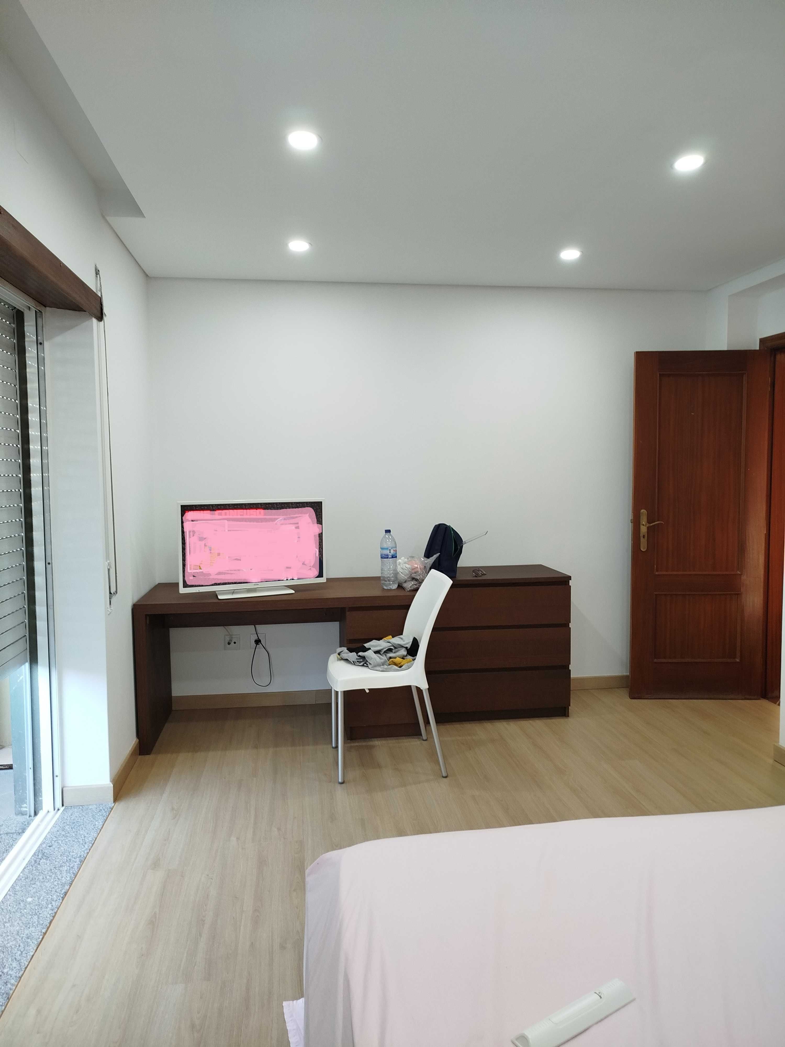 Quarto grande para alugar em Viseu