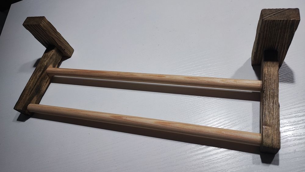 Suszarka drewniana na ręcznik do łazienki