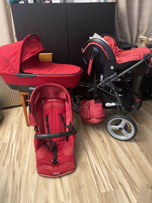 Carrinho Trio Bebé Confort High Trek com ovo e alcofa