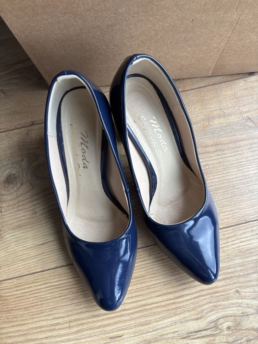 Granatowe lakierki 39