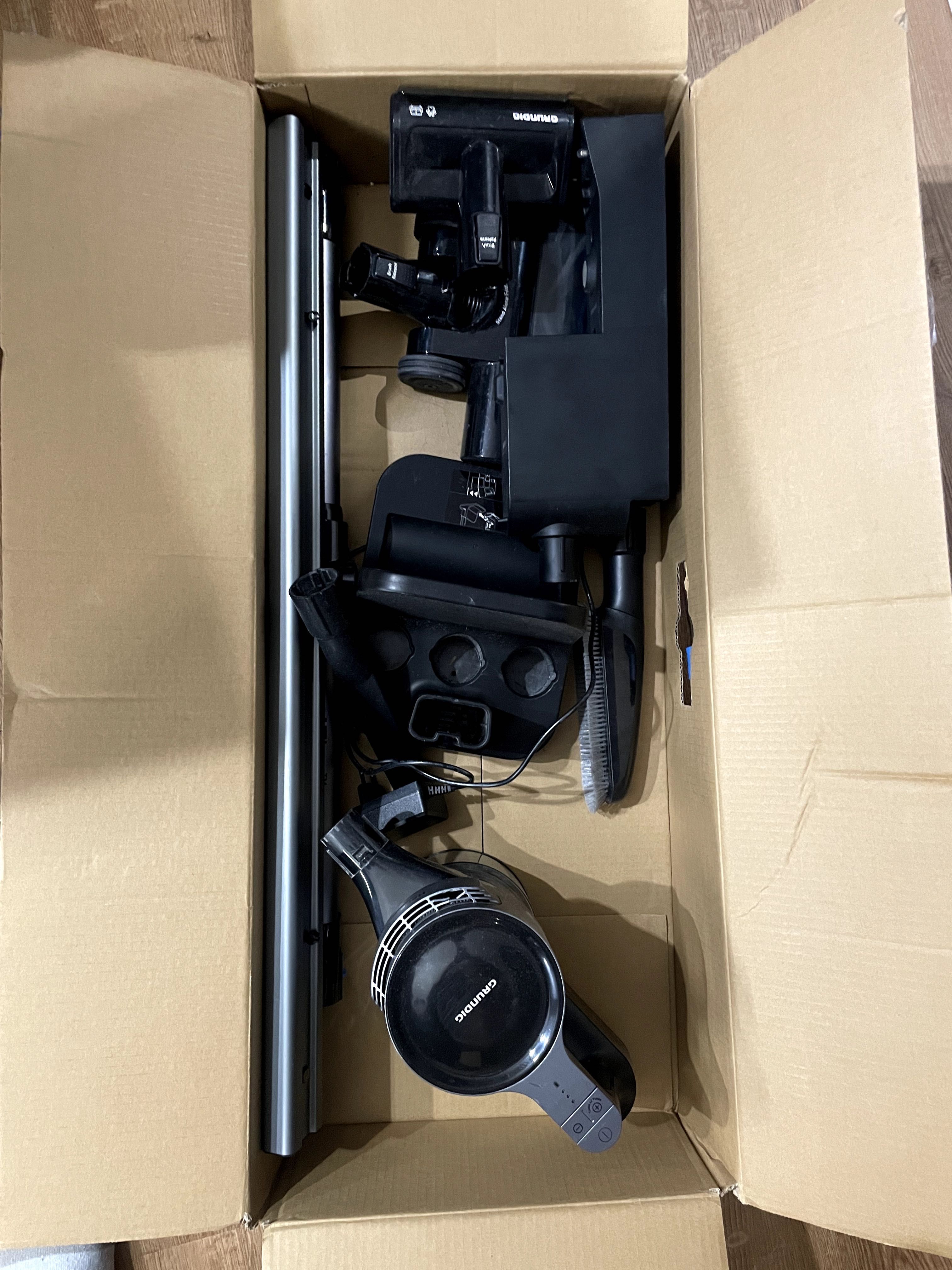 Odkurzacz bezprzewodowy pionowy Grundig VCP 8931