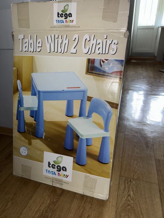 Продам дитячий столик зі стільцями