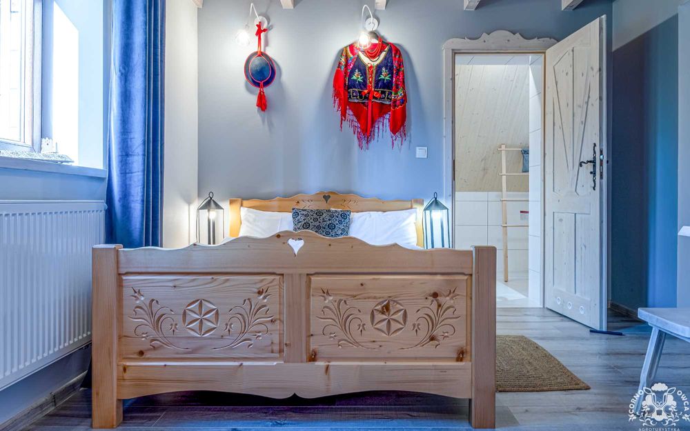 Noclegi z klimatem w Beskidach, blisko szlaku, pokoje z antresolą.