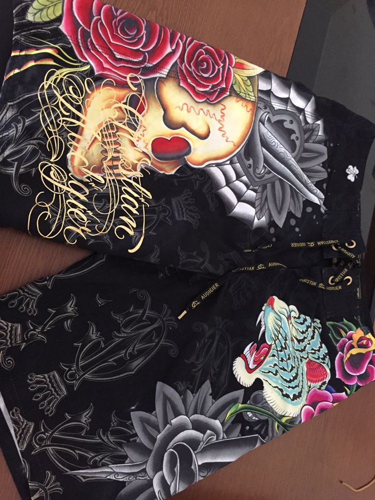 Calsoes- bermudas de marca Chistian Audigier