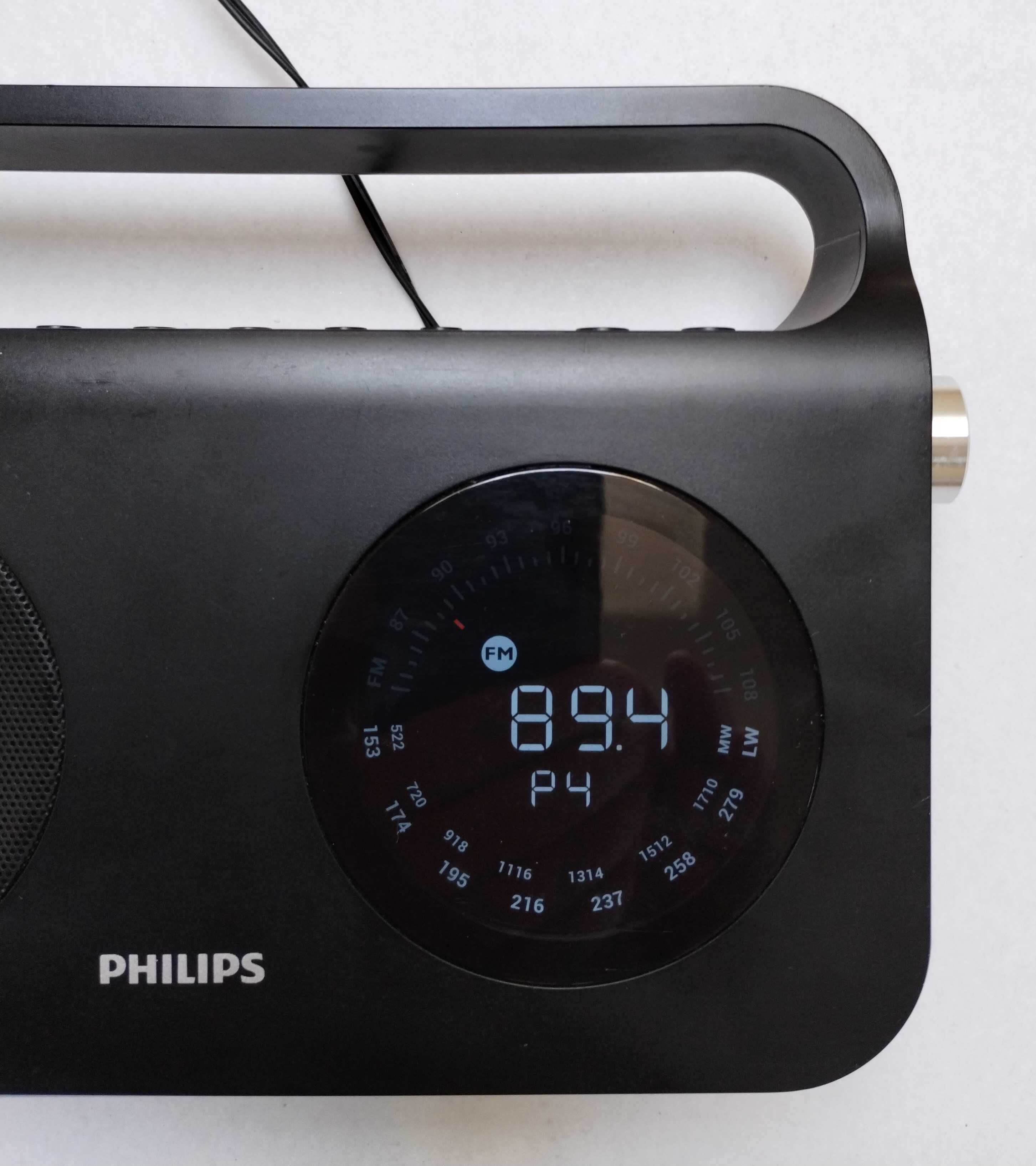 Radio Philips AE2800/12 odbiera fale długie, średnie i UKF, zasilacz