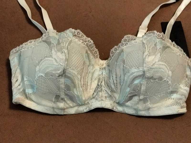 Koronkowy biustonosz Calvin Klein, 65C, model Bandea Ivory