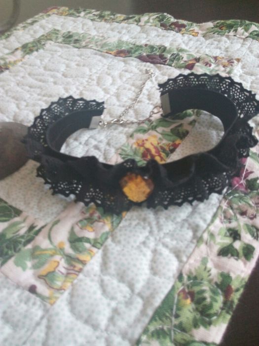 Vendo gargantilha em  renda