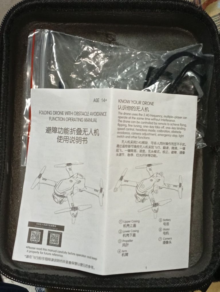 Drone com comando novo e com câmera incorporada