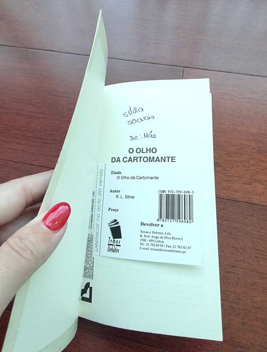 Livro "O Olho da Cartomante" de R. L. Stine