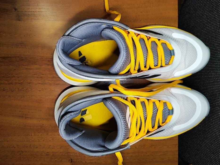 Баскетбольні кросівки Adidas bounce legends low. 44 розміру