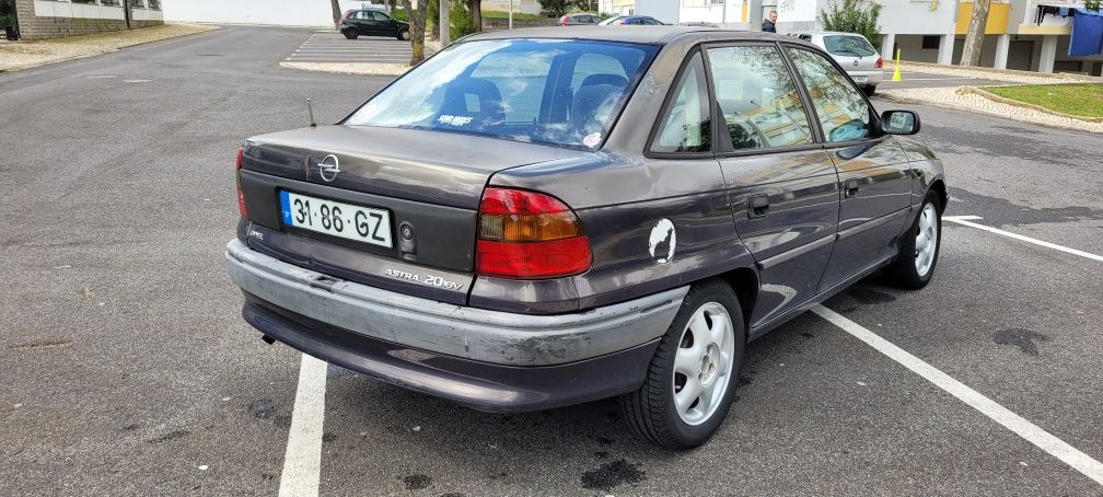 Opel astra f 1.4 16v vendo ou troco