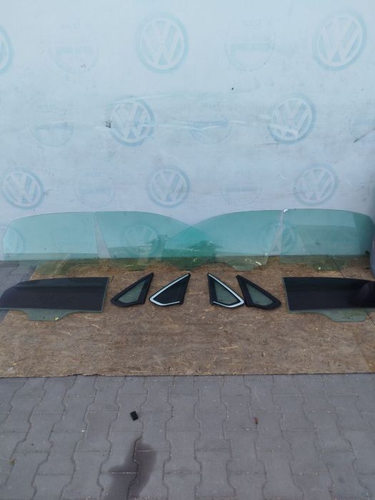 Скло у двері VW Passat USA/Європа