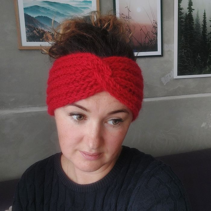 Opaska na drutach ręcznie robiona handmade rękodzieło 100% wełna czerw