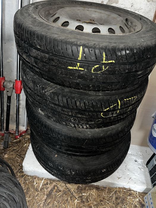 Opony letnie z felgami  195/65r16 renault trafic vivaro