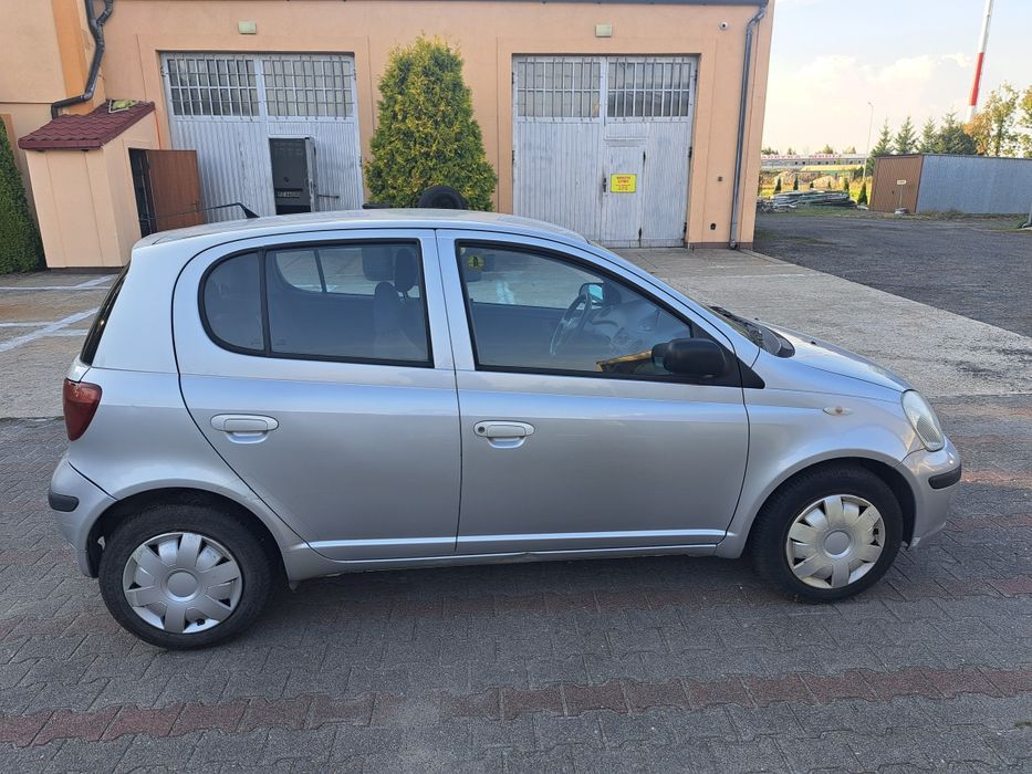 Toyota Yaris 1.0 salon Polska.