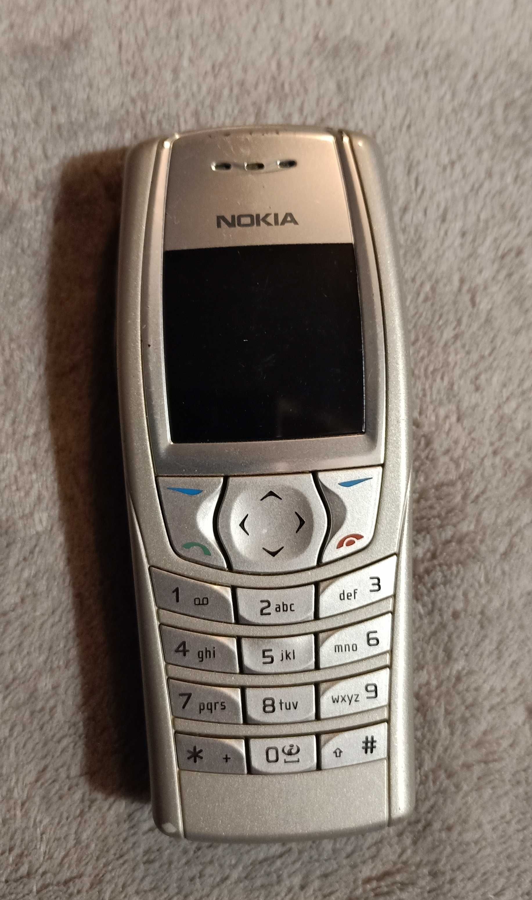 Telefon Nokia 6610.