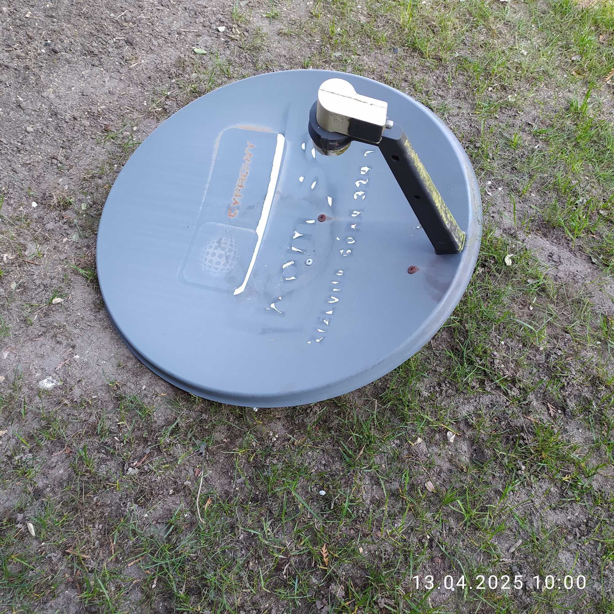 Talerz antenowy z uchwytem do montażu