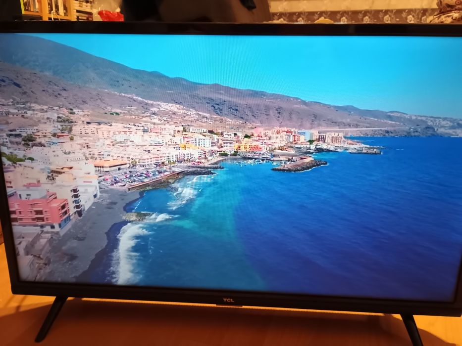 TCL 32" FHD Led Smart TV HEVC