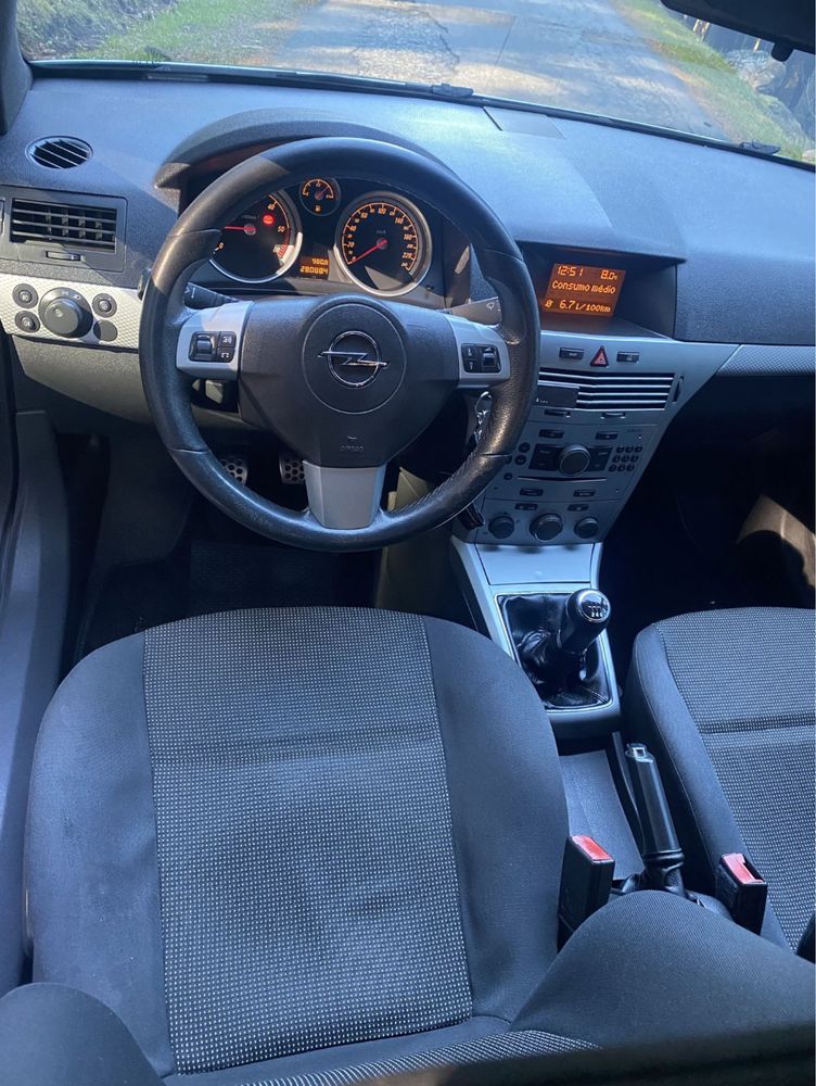 Opel Astra H GTC 1.7CDTI
