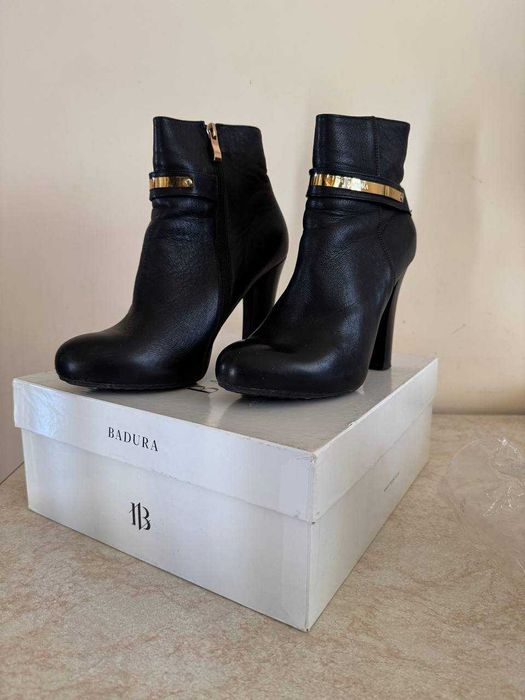 Короткі чоботи шкіряні, розмір 40