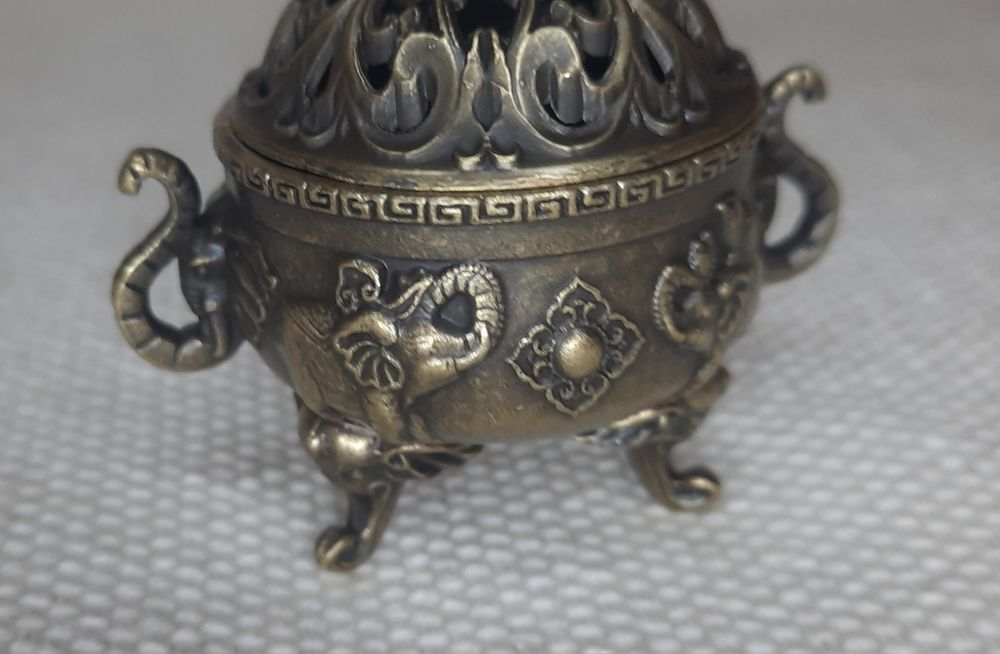 Defumador em bronze antigo