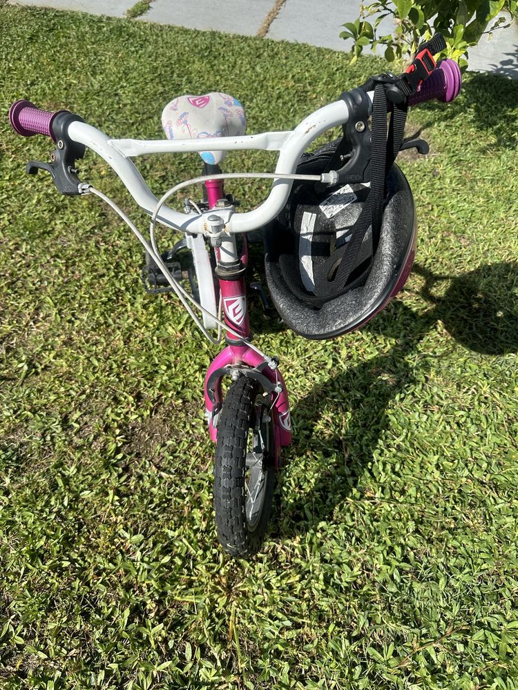 Bicicleta crianca com rodas laterais