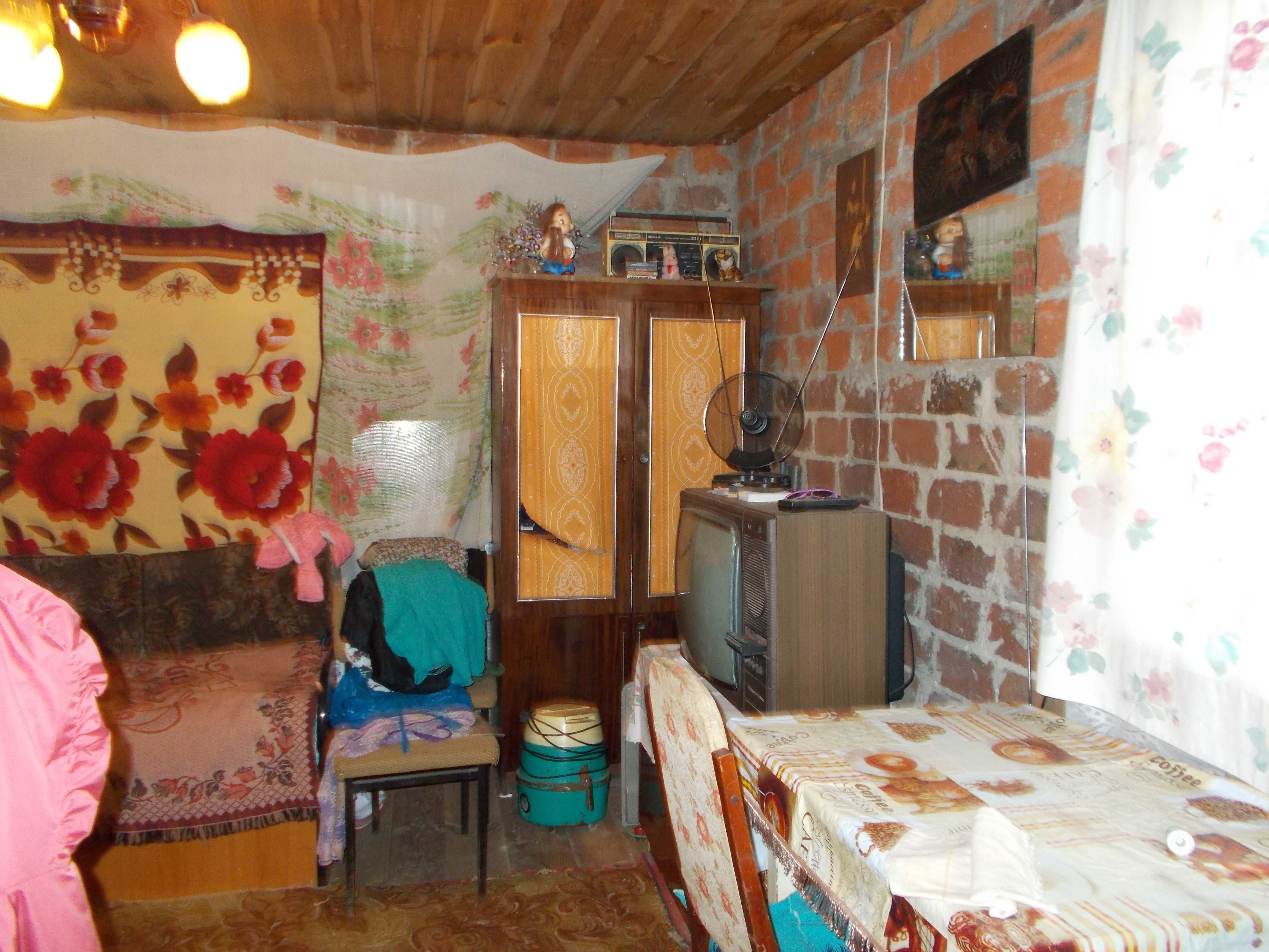 Продам дачний будинок 42 м2 і зем ділянку 5 сот Березанка.