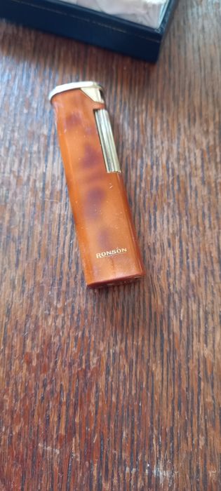 Isqueiro Ronson dourado