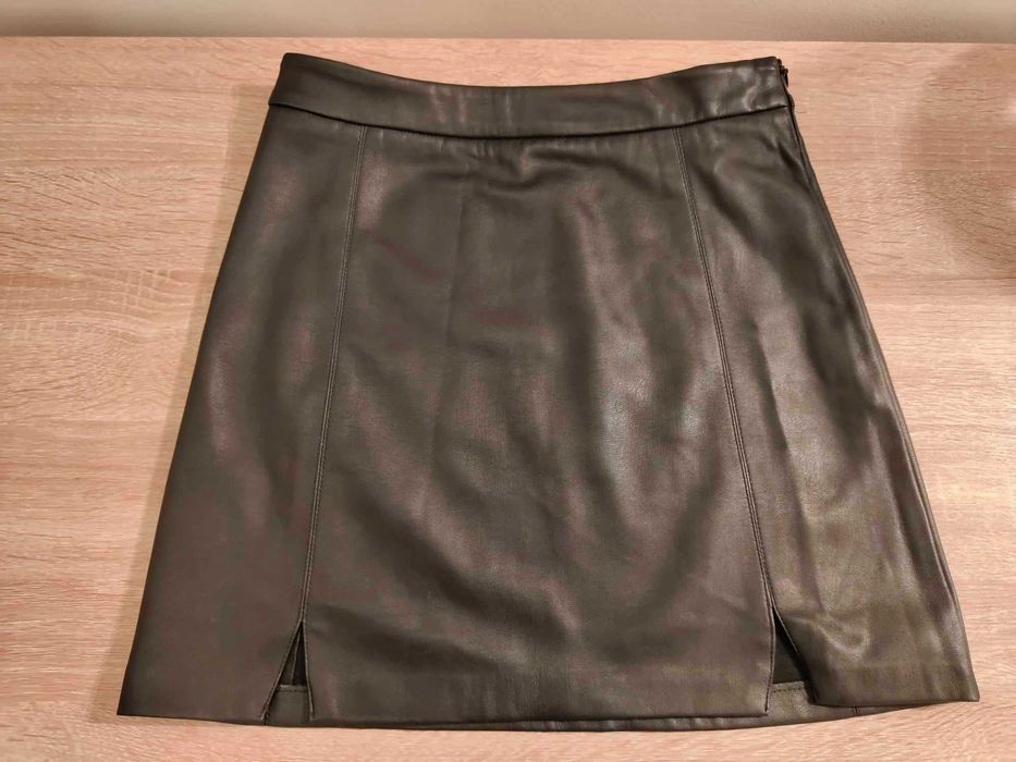 Saia NOVA PULL&BEAR, tamanho S