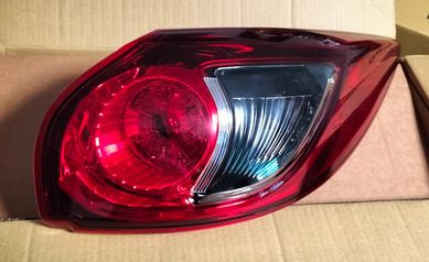 Lampa tylna prawa karoseryjna w błotnik Mazda Cx5