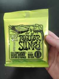 Струны для электрогитары ernie ball 2221 10-46 regular slinky