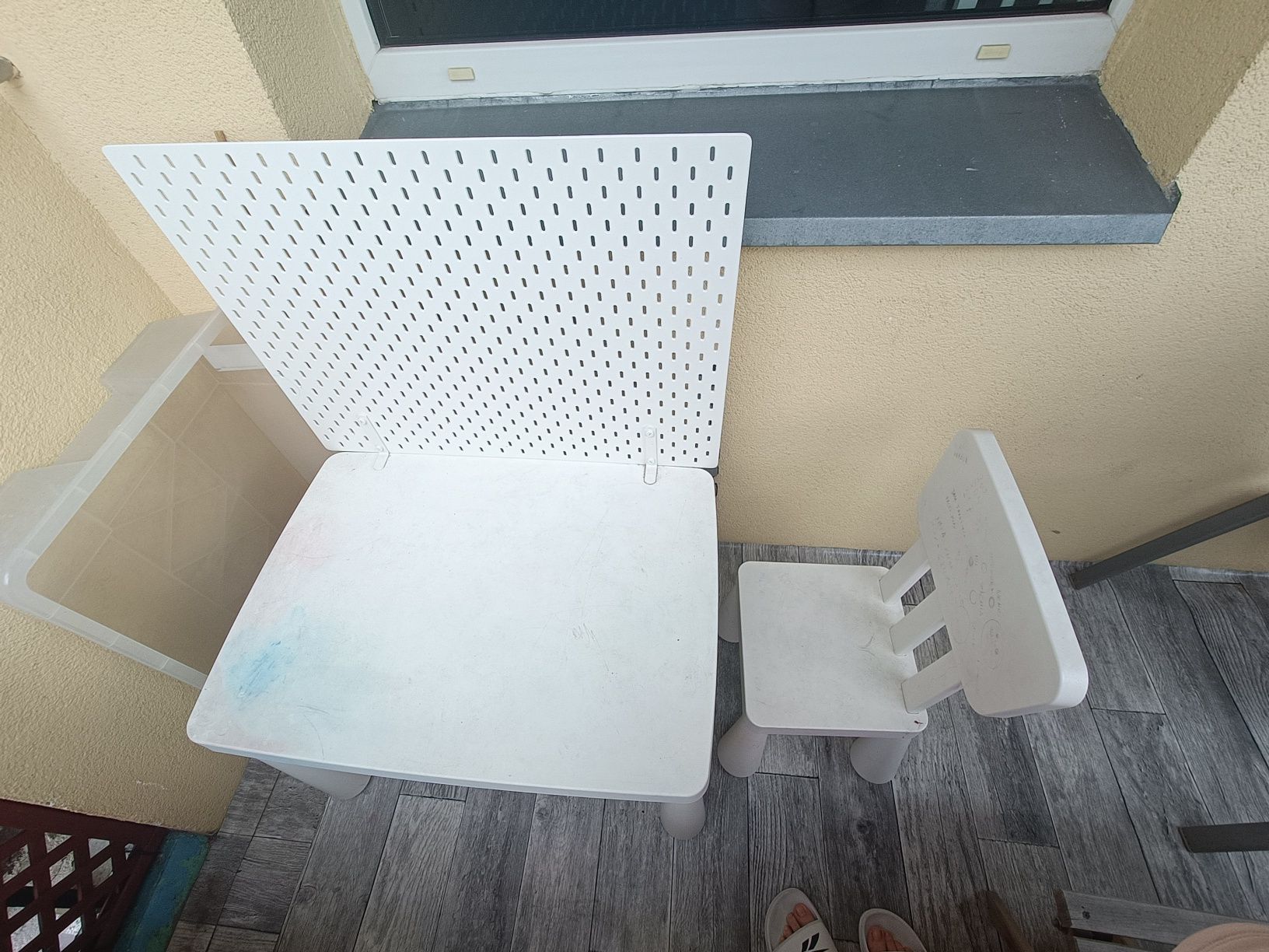 Ikea mammut stolik ogrodowy, krzesełko i tablica skadis zestaw