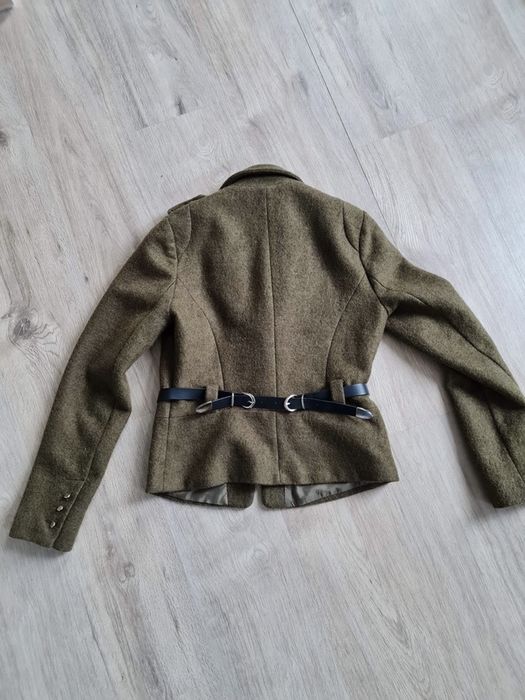 Marynarka w kolorze khaki