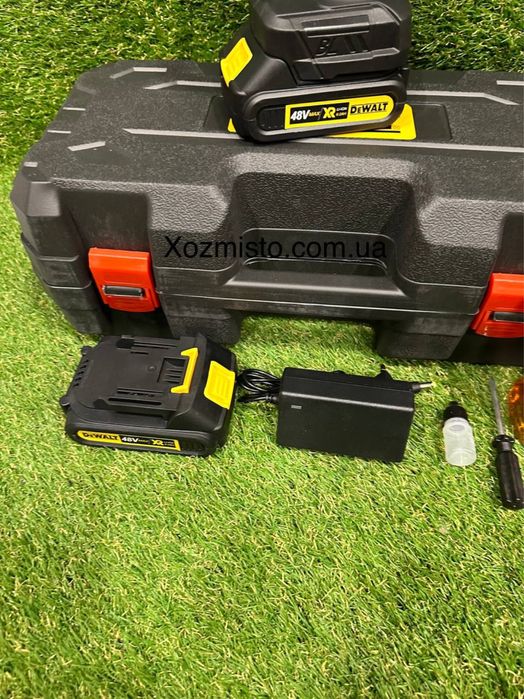 Акумуляторна безщіткова міні-пила DeWalt DCM195HN (48В 6Аh шина 20 см)