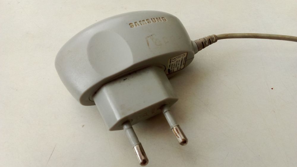 Зарядное устройство для телефона SAMSUNG