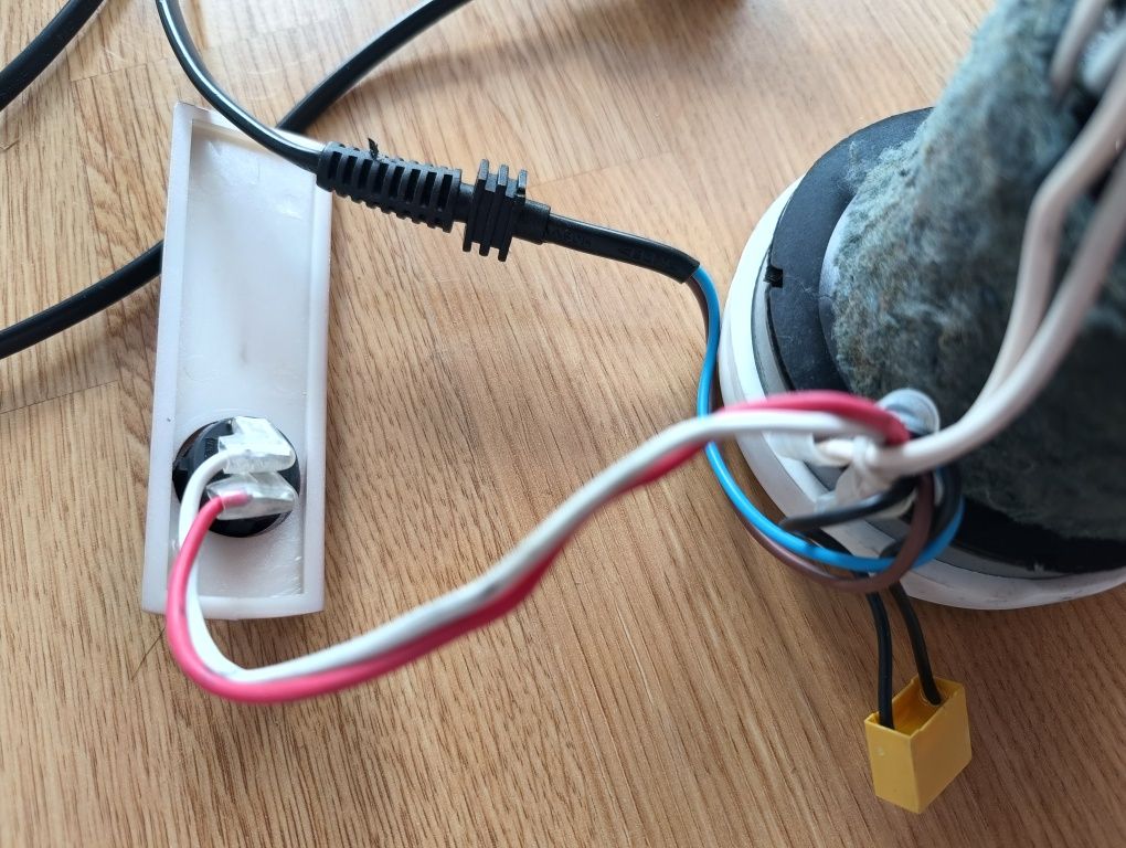 Silnik kompletny włącznik przewód 600 W 230V