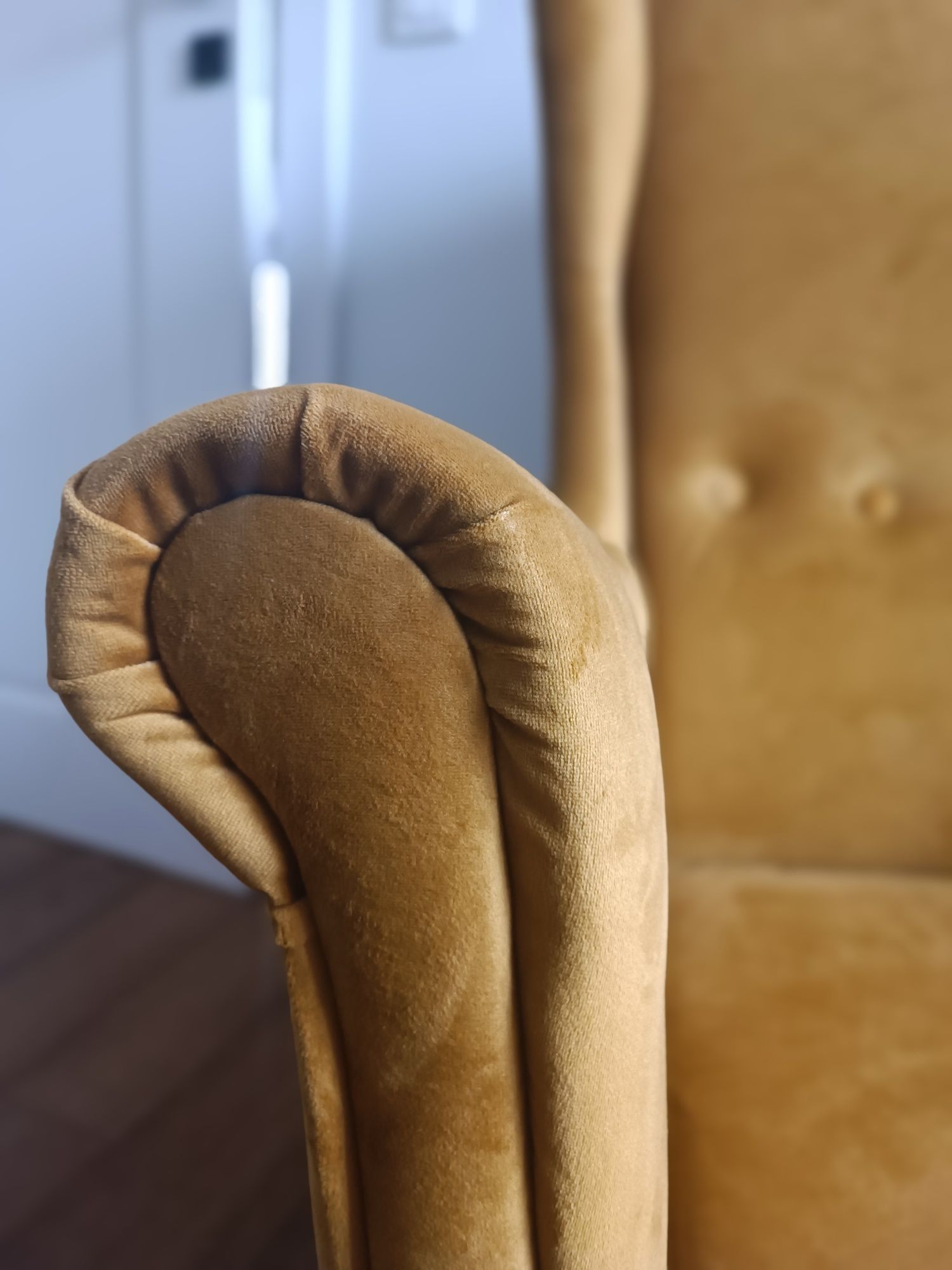Fotel uszak musztardowy