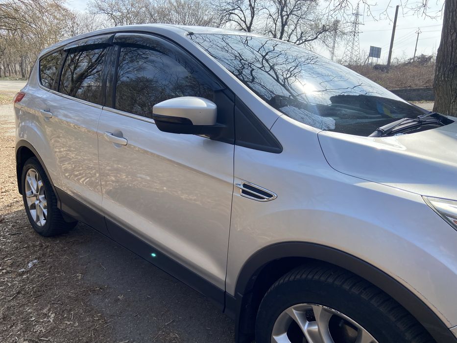 Форд Ескейп (2013 SEL 2.0 л 245 к.с.)