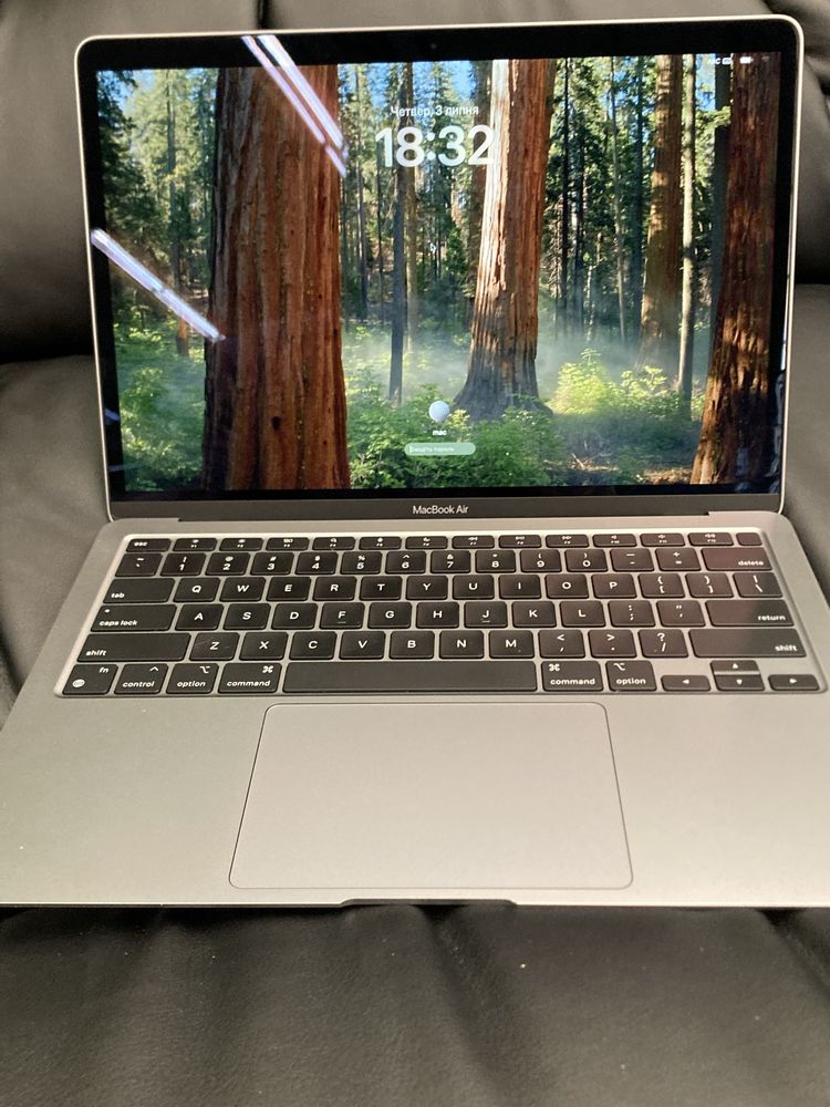Продам Macbook Air M1 8/256 A2337