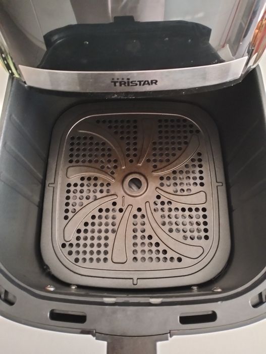 Air fryer (fritadeira de ar quente) TriSta 8 litrosr Nova