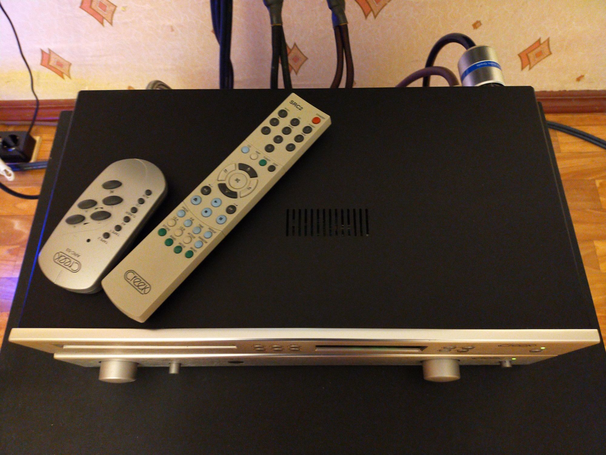 Проигрыватель ,, Creek CD 50 mk2 " ,усилитель ,, Creek A 50 i R " .