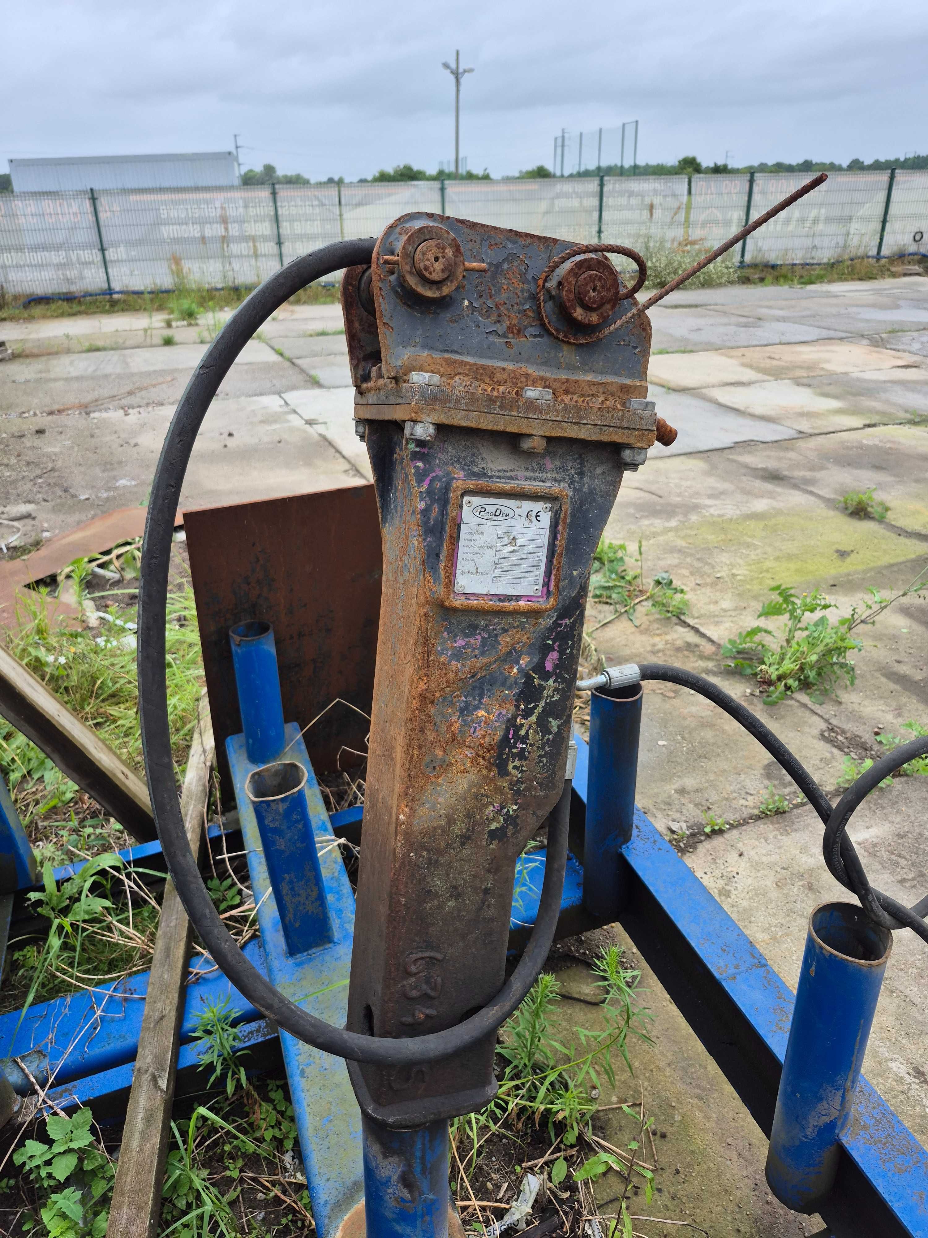 Młot CAT 301 Minikoparki hydrauliczny Prodem