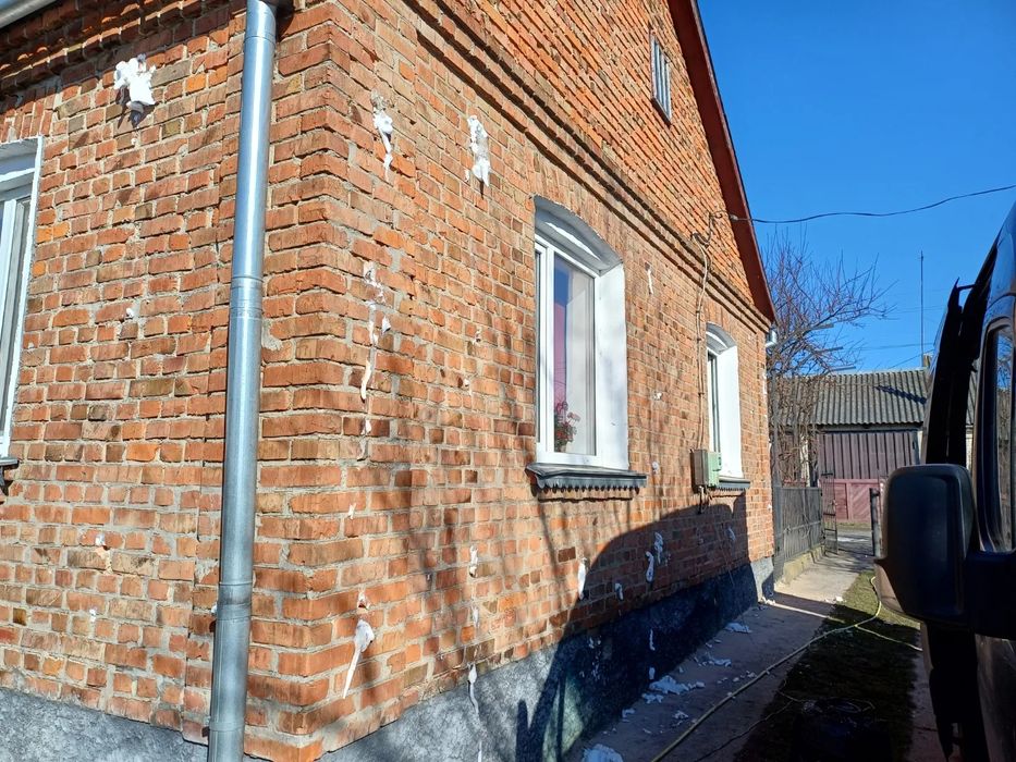 Утеплення будинків піноізолом рідким пінопластом