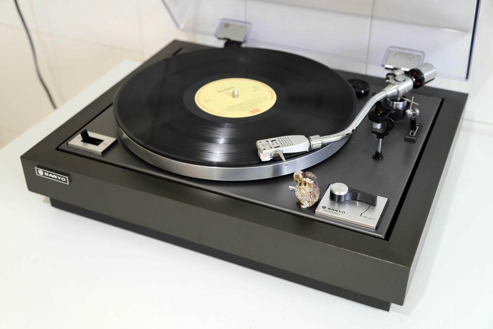 Sanyo TP626 Gira discos Belt Drive